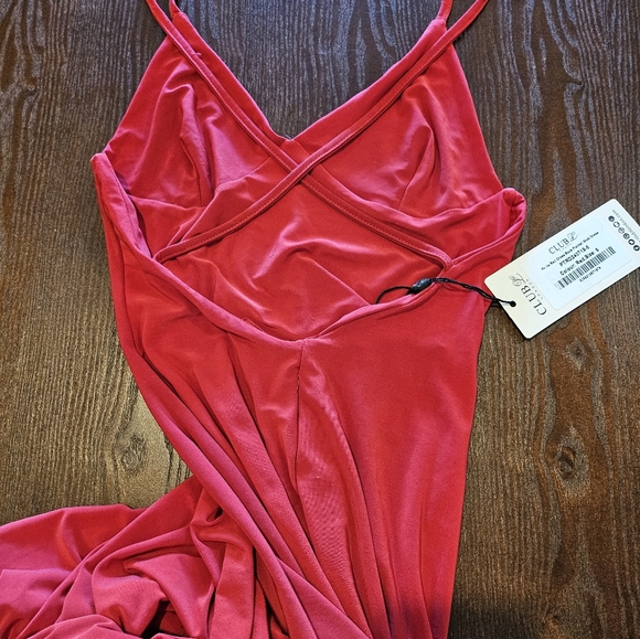 Club L London Petite cross back fishtail maxi dress - Picture 6 of 6